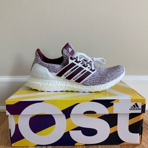 Size 9 men’s adidas ultra boost sneakers